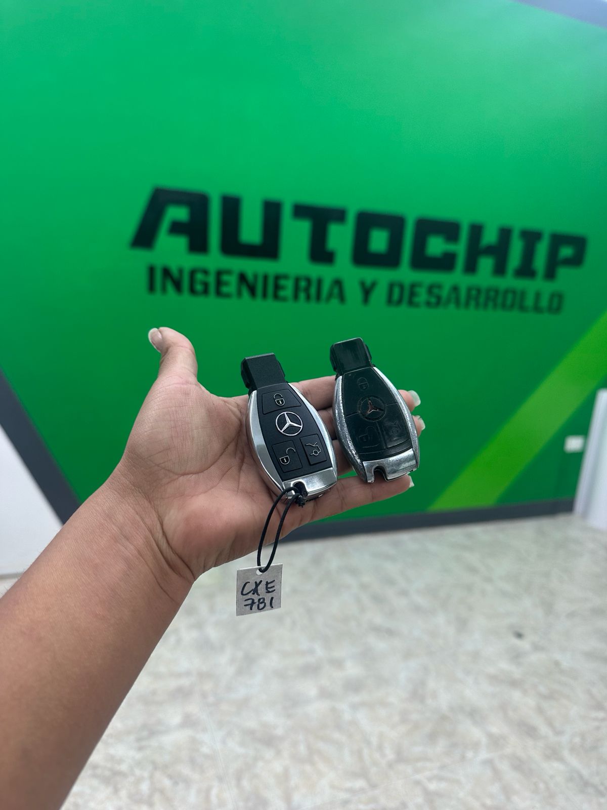 Mercedes - Cambio de carcasa de llave - AUTOCHIP Bogotá