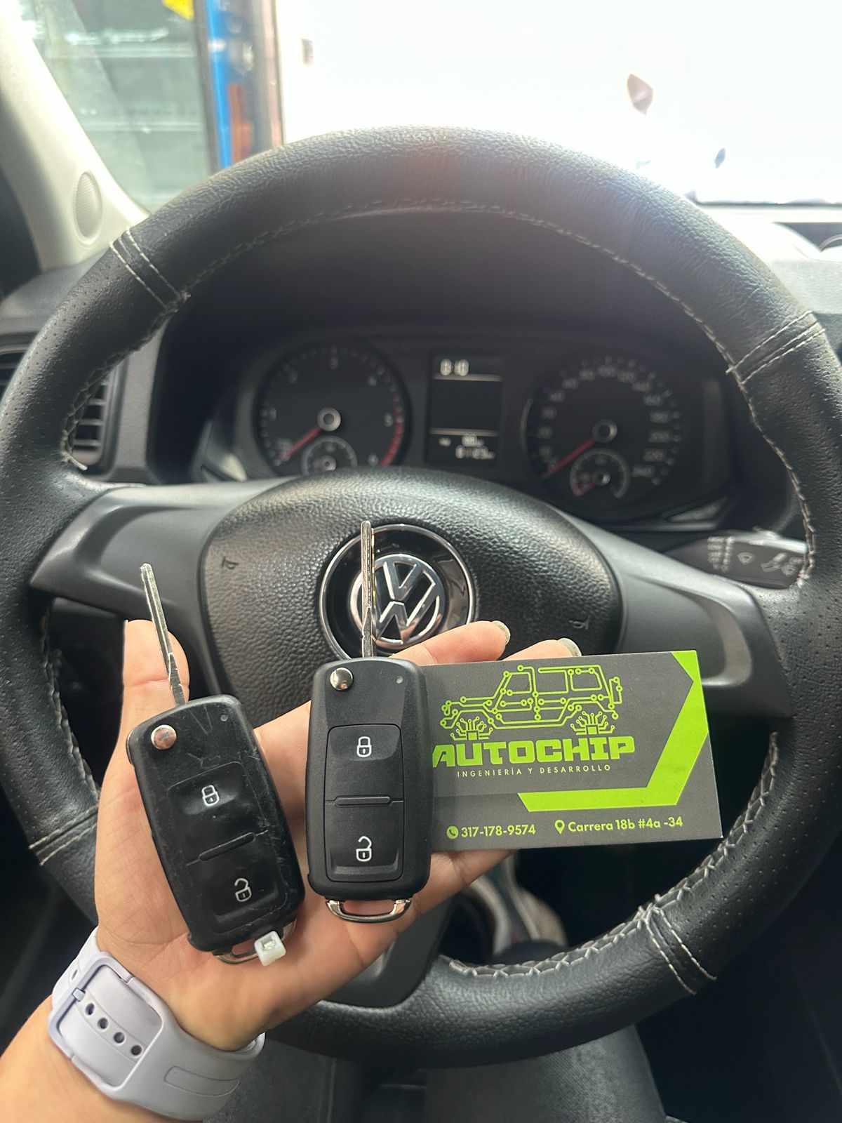 VW Amarok 2023 - Copia de llave - AUTOCHIP Bogotá